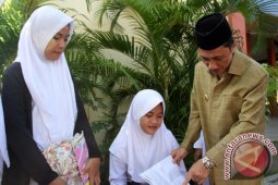 Bupati Gorontalo Pantau Pelaksanaan UNBK