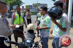 Polisi Bubarkan Pelajar Konvoi Rayakan Kelulusan