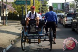 PERGI KE SEKOLAH