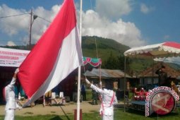 Penghargaan Sekolah Wisata Meriahkan Hardiknas Samosir