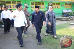 Wakil Bupati Tinjau Pelaksanaan UN