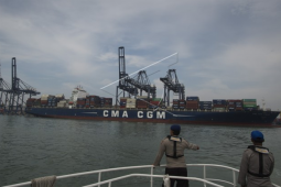 Kapal Kontainer Terbesar