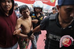 Polisi Ringkus Ratusan Tahanan Kabur
