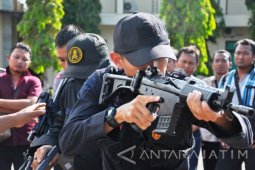 Satbrimob Latih Personel Polres Situbondo "Wanteror-Jibom"