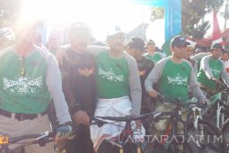 Wagub Jatim Bersepeda Santai Bersama Puluhan Ribu Masyarakat Situbondo (Video)