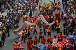 Ribuan Warga Surabaya Antusias Sambut Parade Budaya (Video)