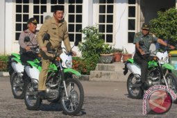 Pemkab Tapteng Berikan Bantuan 6 Trail