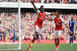 Arsenal Taklukkan Manchester United 2-0