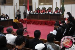 Ahok divonis dua tahun penjara