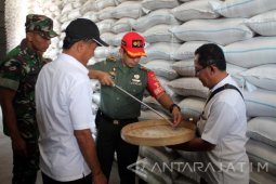 Beras Bulog Jember Dikirim ke Luar Pulau Jawa
