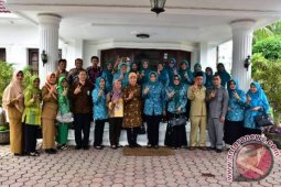 Tim PKK Pusat Nilai Gerak PKK-KKBPK-Kes Kel.Persiakan