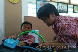 Siswa SDM 4 Surabaya Ciptakan Alat Wudhu Portable