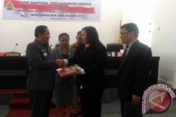 Bupati Samosir Sampaikan Laporan Pertanggungjawaban 2016