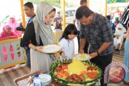 Bupati Rayakan Ulang Tahunnya Secara Sederhana