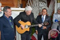 Gitar Buatan Indonesia Masuki Pasar Belanda