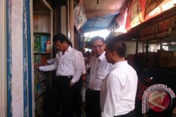 Polda Kalsel Razia Toko Obat Pasar Cempaka