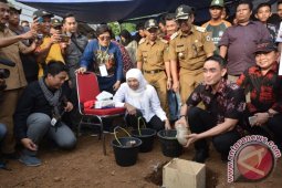 Pembangunan Balai Sosial KAT Sarolangun oleh Mensos