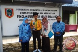 Penderita Tuna Rungu Juara LKSN