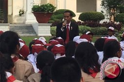 Presiden Jokowi Rayakan Hari Buku Bersama Ratusan Siswa