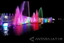 Menikmati Air Menari di Taman Rizal Manila (Video)