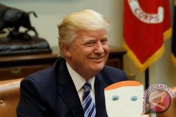 Trump rencanakan parade militer Hari Veteran tanpa menghadirkan tank