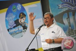 Gubernur Jabar Berwakaf 1.000 Al-Quran