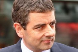 Rowan Atkinson Kembali di "Johnny English 3"