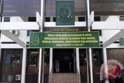 Ketua Dprd Balangan Serahkan Berkas Apbd 2016