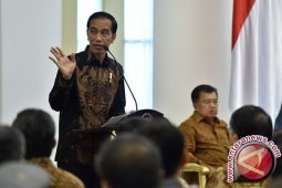 Presiden Jokowi "didemo" saat pelantikan pejabat negara