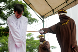 Pelanggar Hukum Syariat Islam
