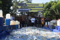 Polres Madiun Musnahkan 3.270 Liter Minuman Keras