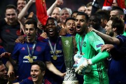 United Tundukkan Ajax Untuk Menangi Liga Europa
