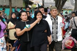 Bom Kampung Melayu - Djarot Siapkan Beasiswa Untuk Adik Korban