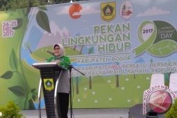 Berwisata Di Bogor, Bawa Kantong Keresek