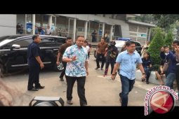 Bom Kampung Melayu - Anies Baswedan Jenguk Korban di Rumah Sakit