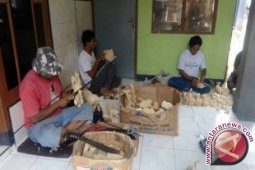 Hewan Kayu Ukiran Solder Dari Cikole