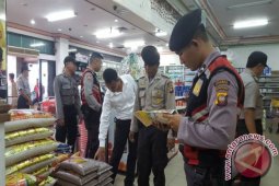 Polres Ketapang Sidak Pasar dan Minimarket