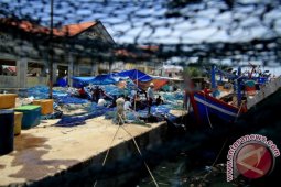 Nelayan Bersiap Melaut
