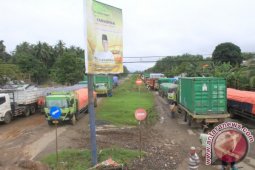 Dewan Harapkan Perusahaan Berkontribusi Terhadap Perbaikan Jalan