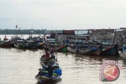Awal puasa nelayan Kualatungkal libur melaut