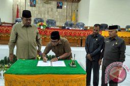 Pemkab Aceh Barat sahkan delapan qanun baru