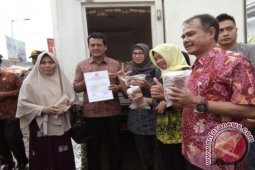 Bulog Jambi salurkan daging murah tekan harga