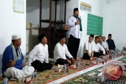TimSafari Labura Serahkan Bingkisan