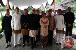 Bupati Serahkan Klaim JKK Pada Peringatan HJB Ke-535