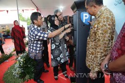Pemkot Surabaya Resmikan Pembayaran Kartu Elektronik Parkir