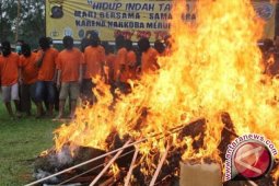 Polisi Musnahkan Barang Bukti Ganja Dan Sabu-sabu