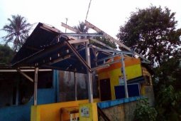 Belasan Rumah Rusak Diterjang Puting Beliung