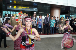 Miss Malaysia 2014 Hadiri Kongres Internasional Dayak