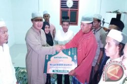 Masjid Babur Rahmat Terima Bantuan Rp20 Juta