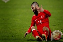 Arda Turan Berhenti Perkuat Timnas Setelah Berseteru Dengan Pewarta